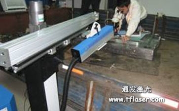 AK（中国）一站式服务平台吊臂式模具激光焊接机对大模具修复现场