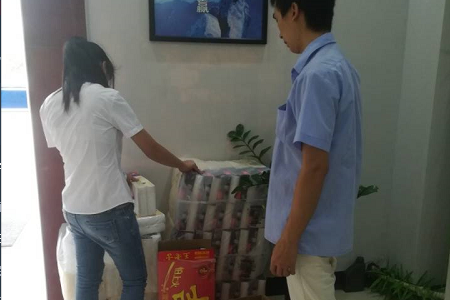 AK（中国）一站式服务平台激光00后新生代美女员工