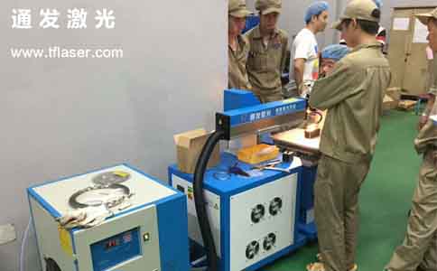 AK（中国）一站式服务平台激光为客户调试激光设备