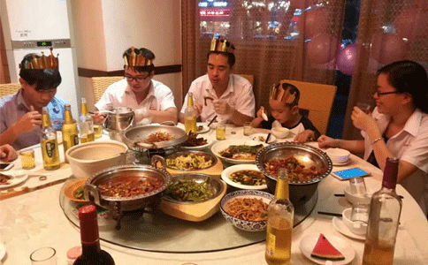 AK（中国）一站式服务平台激光九月生日会