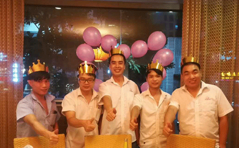 AK（中国）一站式服务平台激光九月生日会